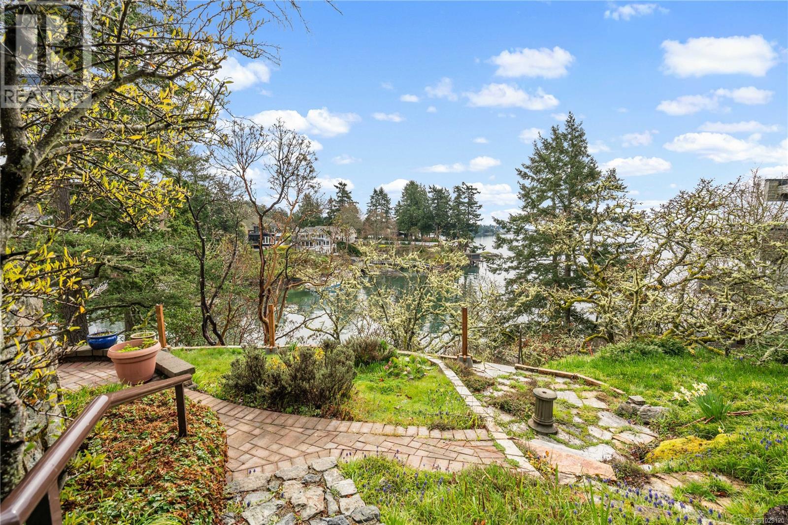  312 Bessborough Avenue, View Royal