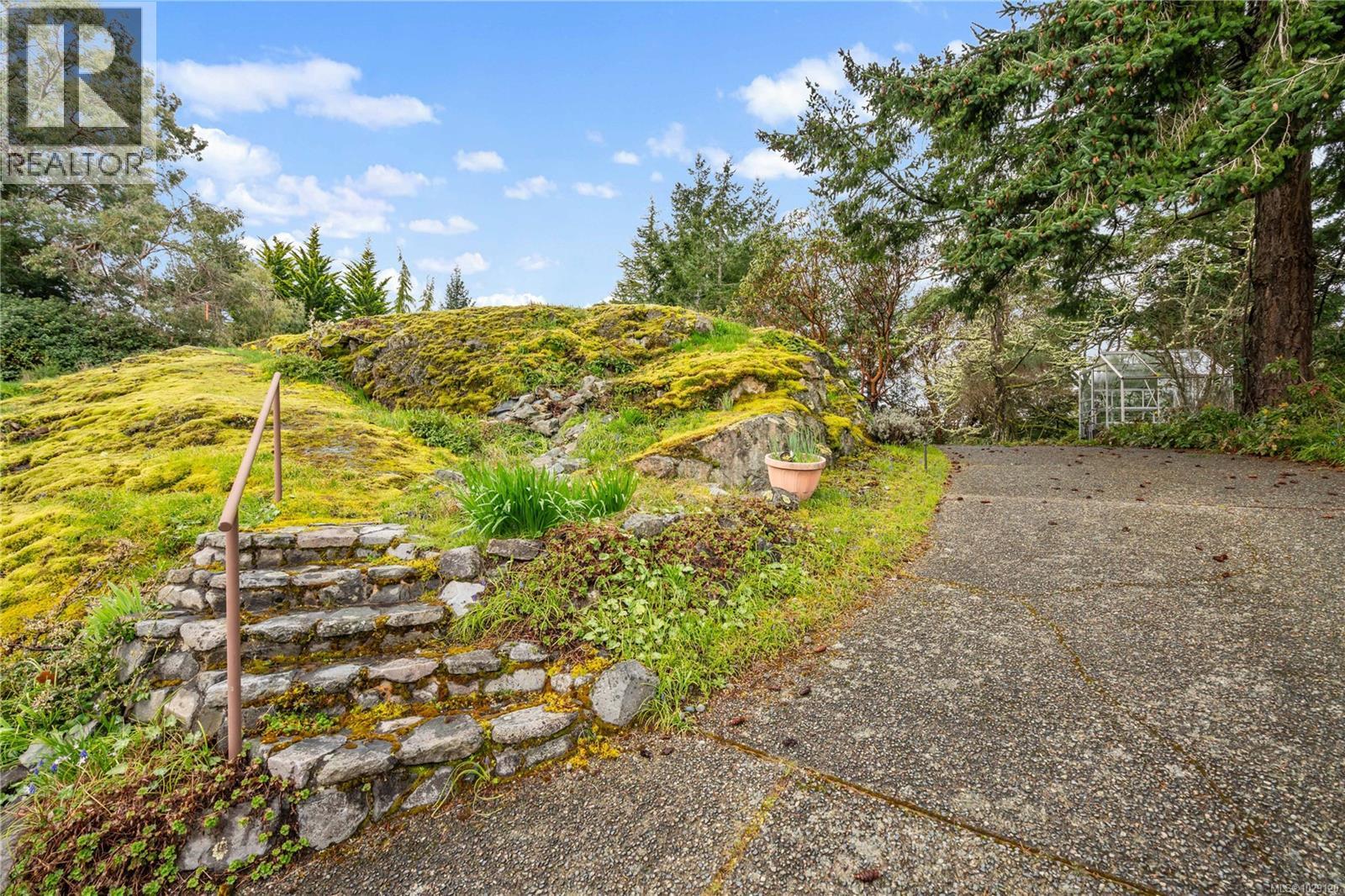  312 Bessborough Avenue, View Royal