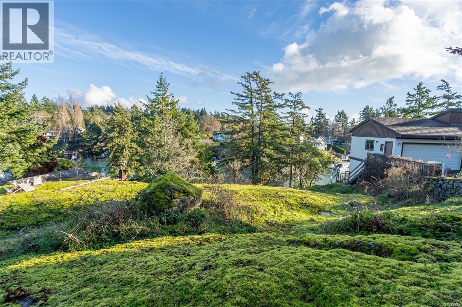  310 Bessborough Avenue, View Royal