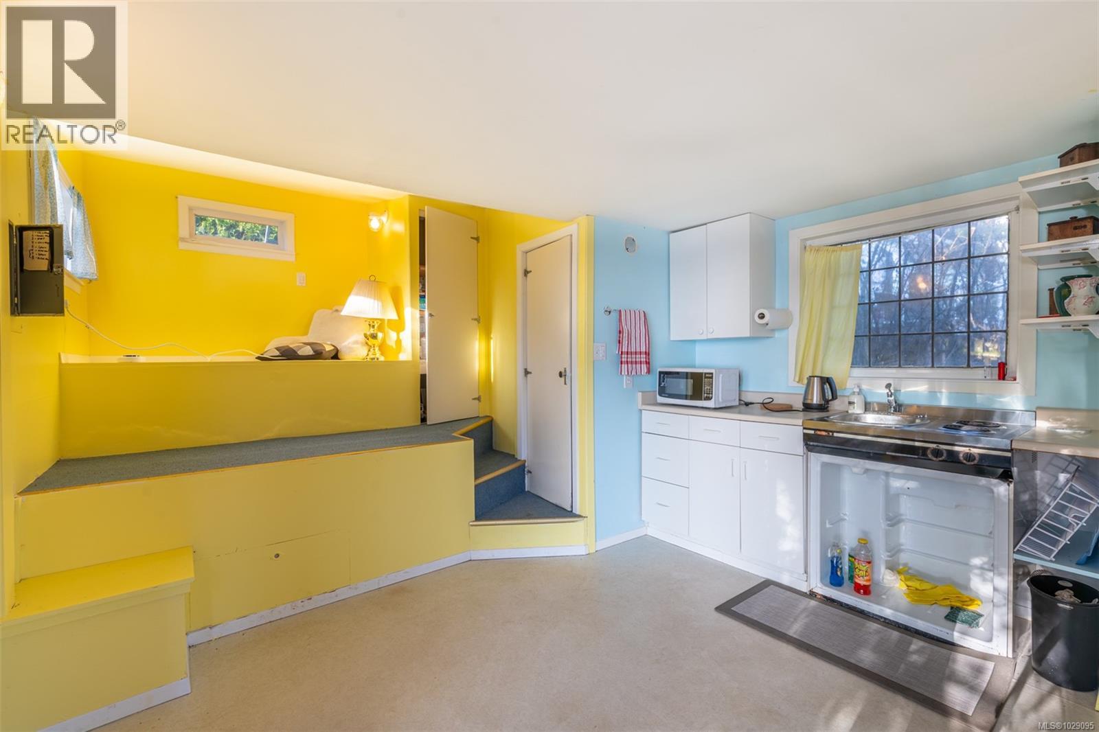  310 Bessborough Avenue, View Royal