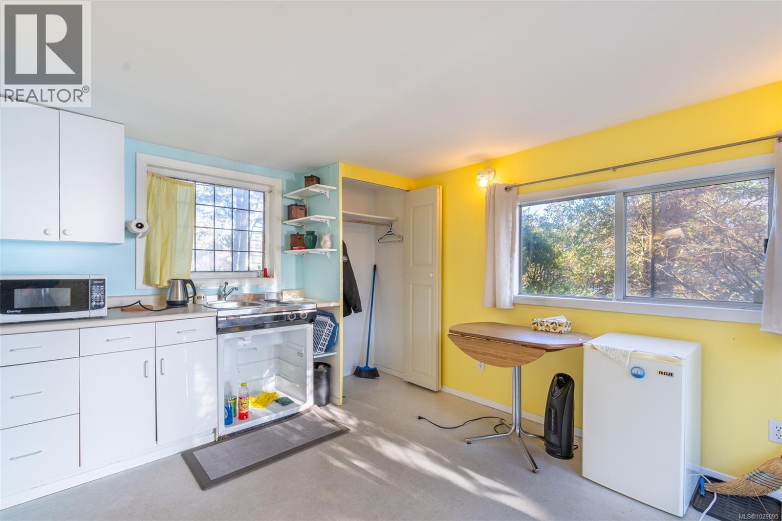  310 Bessborough Avenue, View Royal