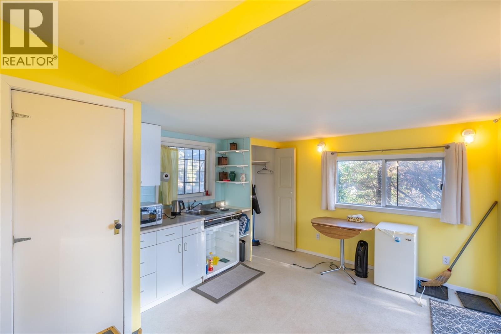  310 Bessborough Avenue, View Royal