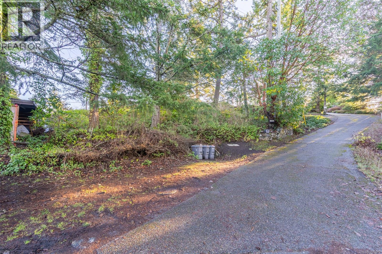  310 Bessborough Avenue, View Royal