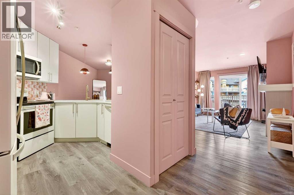 Single Family House for Sale in   Richard Place SW Lincoln Park Calgary 