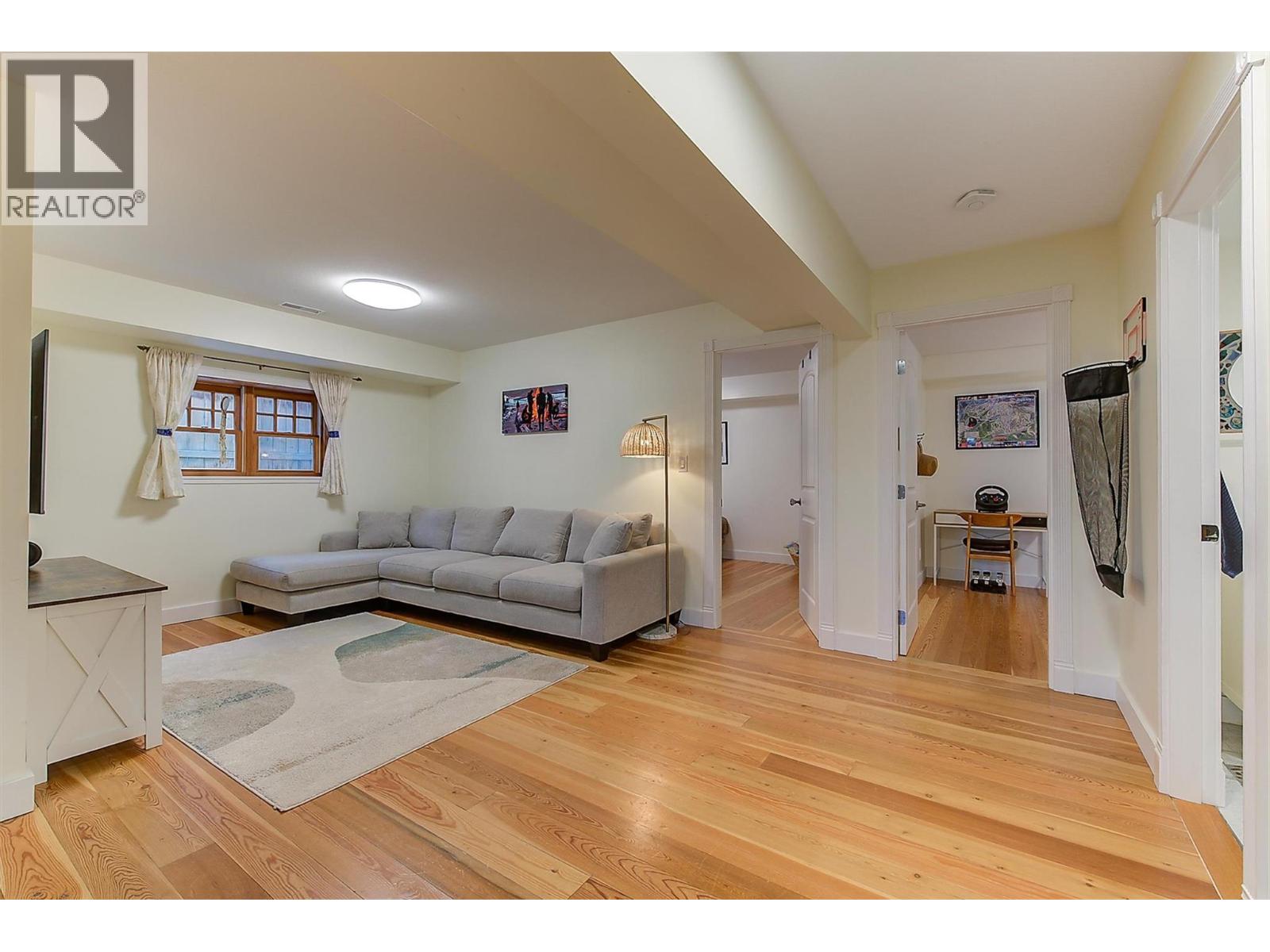 640 ROANOKE Avenue, Kelowna