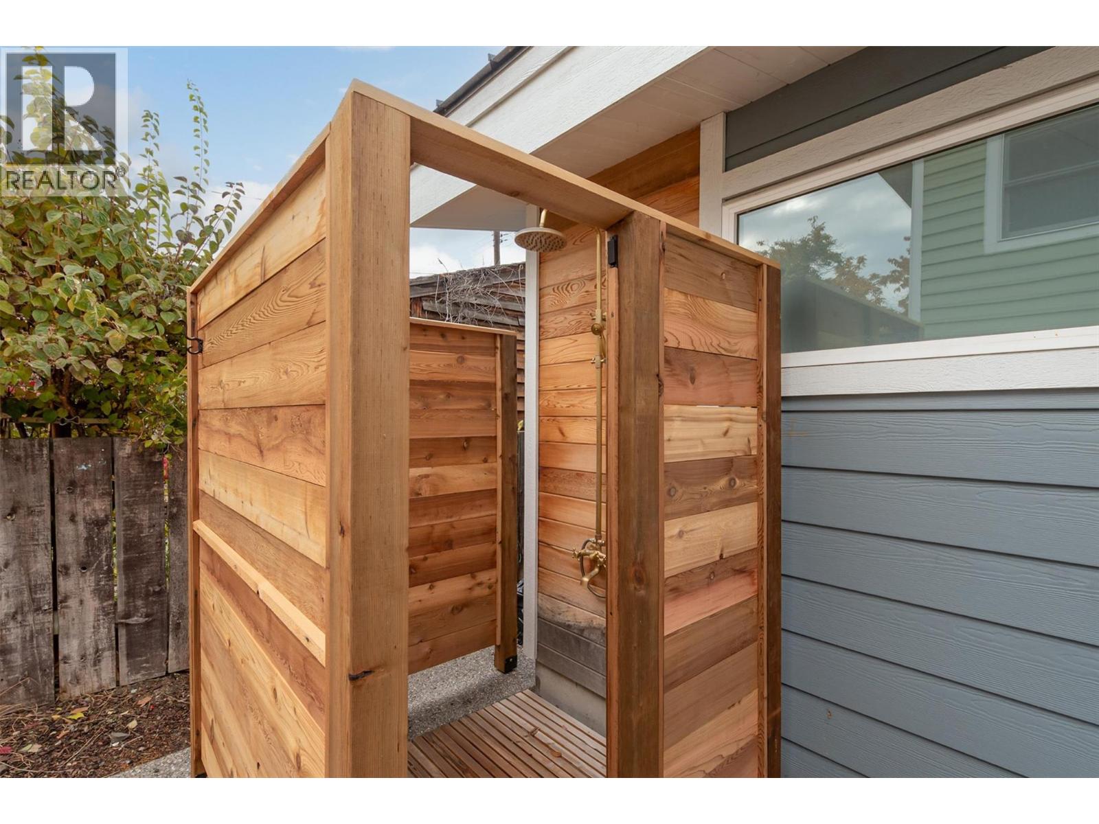 640 ROANOKE Avenue, Kelowna