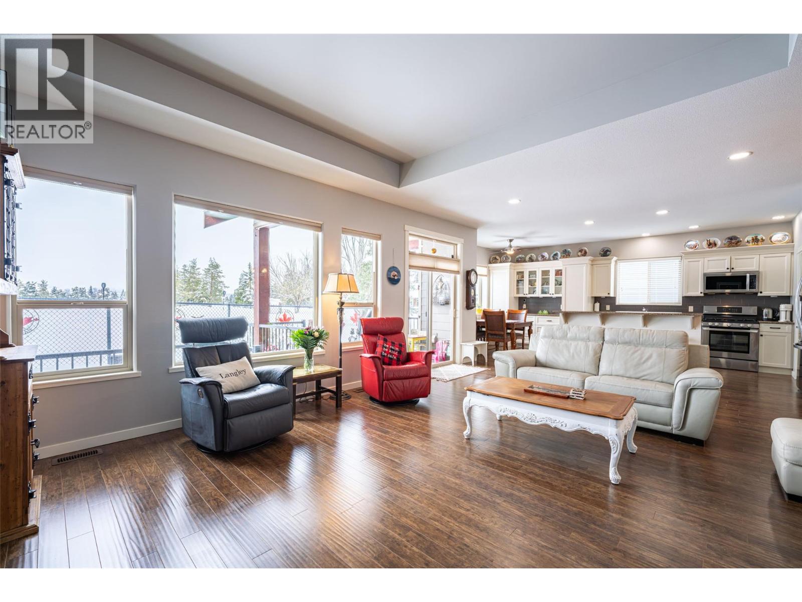 2444 York Avenue Unit# 27, Armstrong