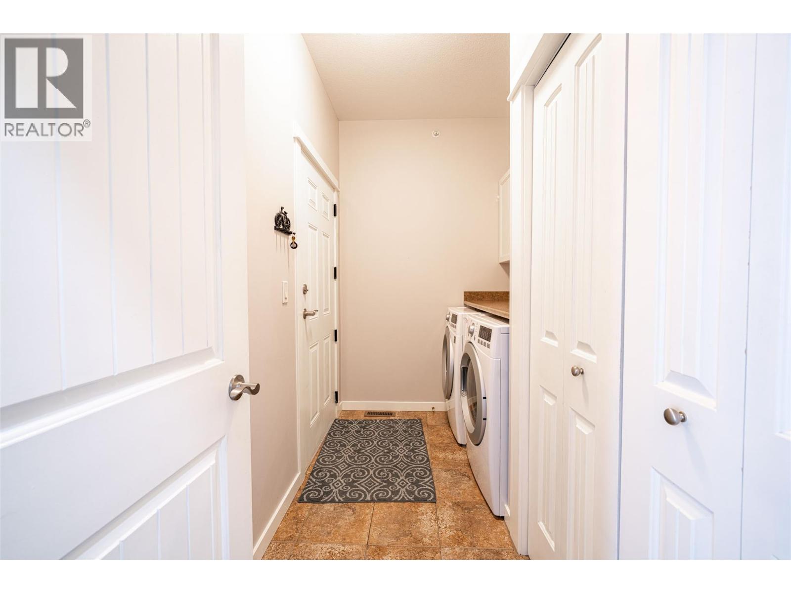 2444 York Avenue Unit# 27, Armstrong