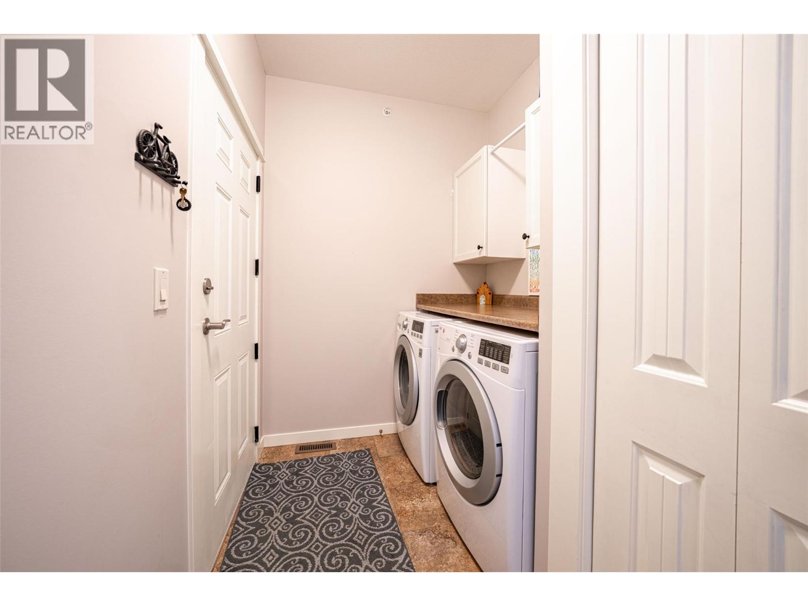 2444 York Avenue Unit# 27, Armstrong