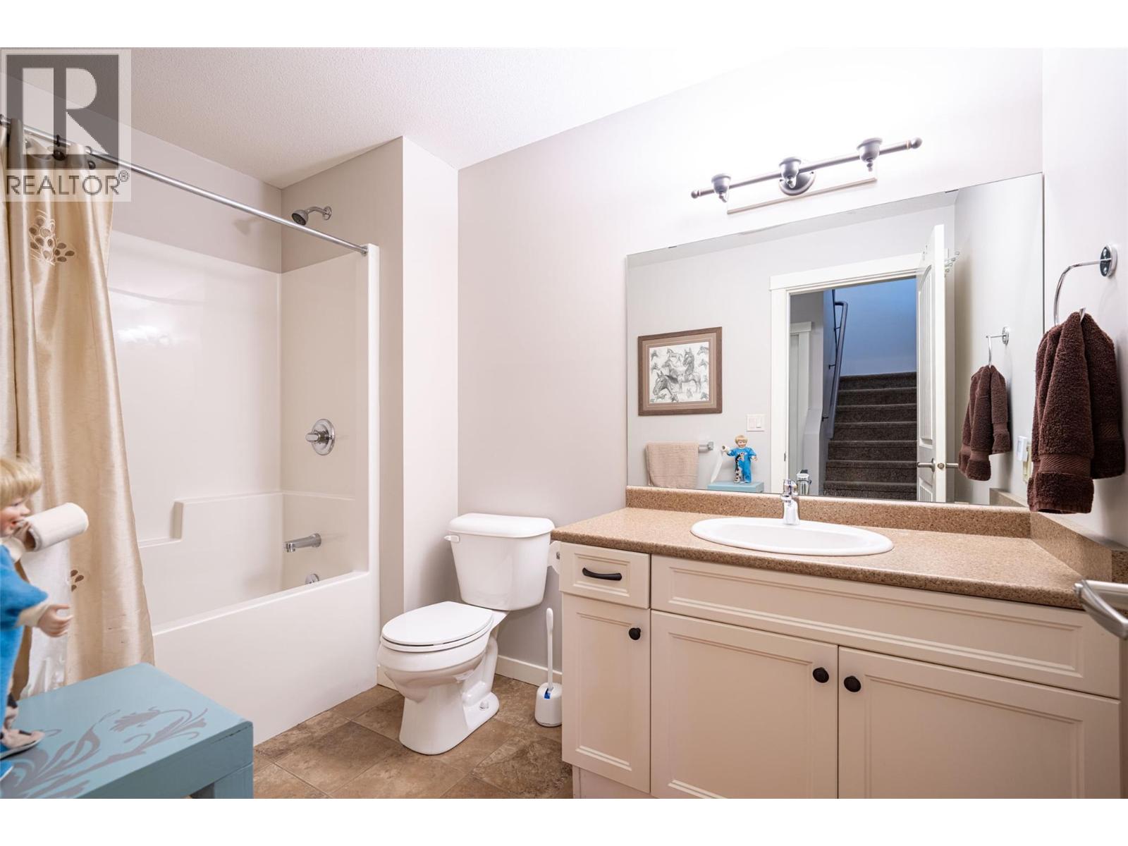 2444 York Avenue Unit# 27, Armstrong