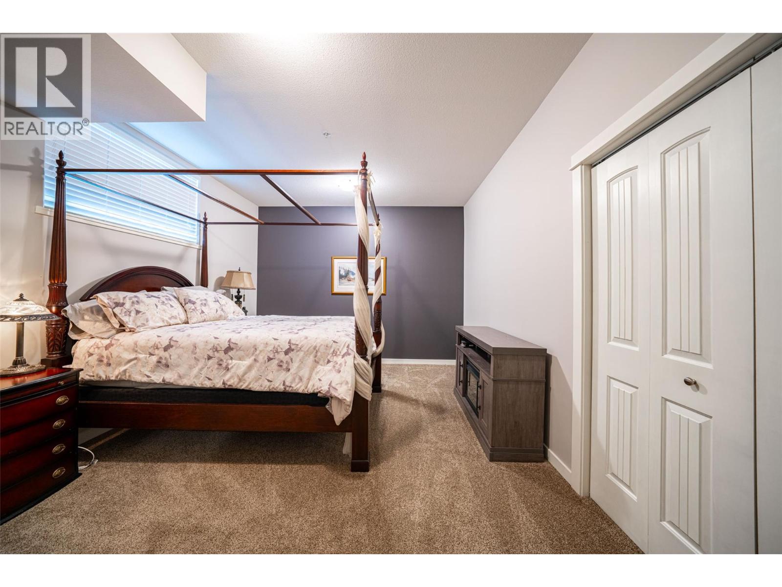 2444 York Avenue Unit# 27, Armstrong