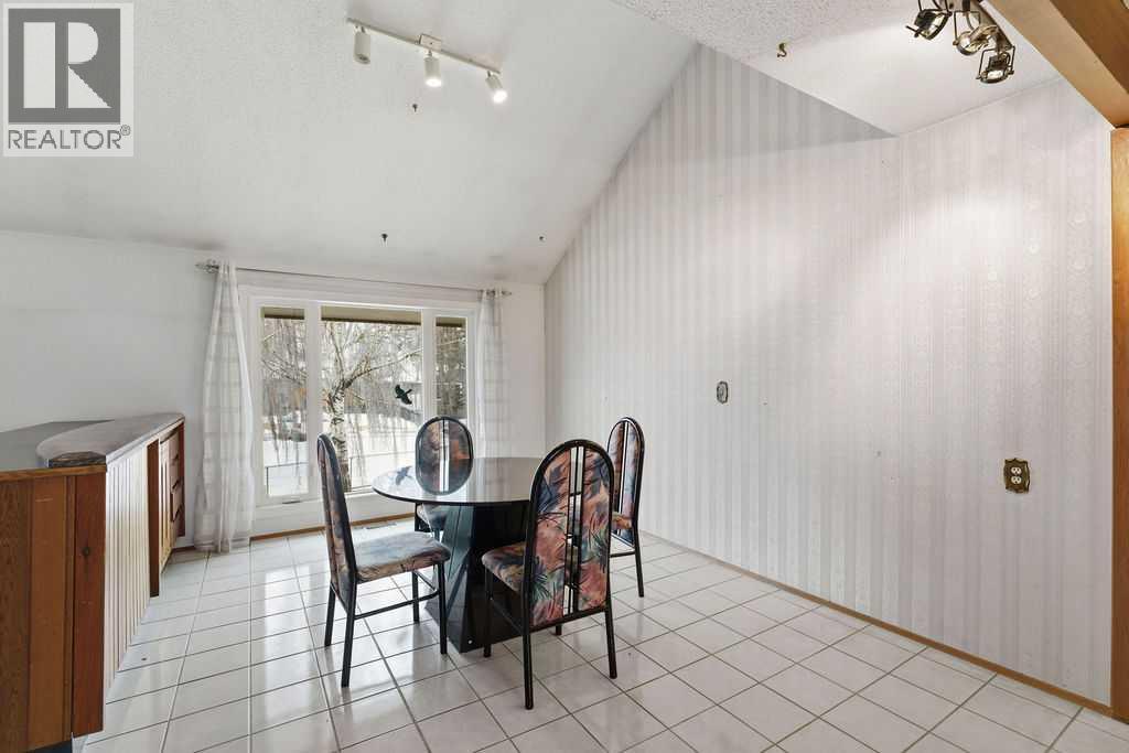 Single Family House for Sale in  Doverview Place SE Dover Calgary 