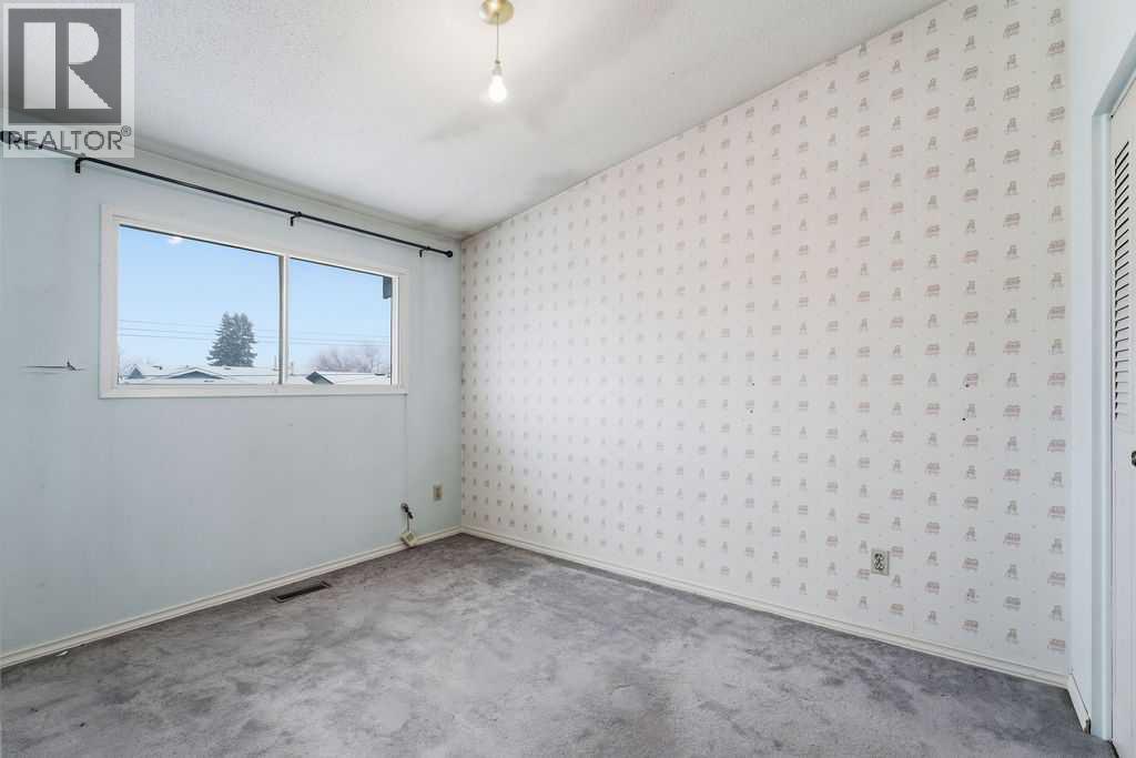 Single Family House for Sale in  Doverview Place SE Dover Calgary 