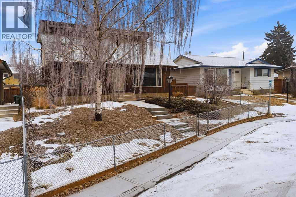 Single Family House for Sale in  Doverview Place SE Dover Calgary 