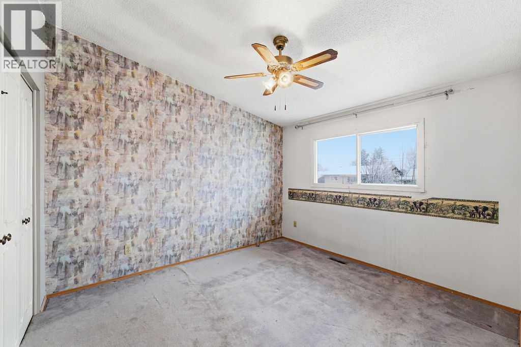 Single Family House for Sale in  Doverview Place SE Dover Calgary 