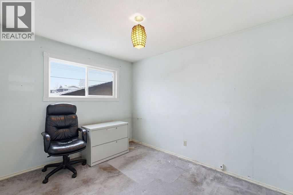 Single Family House for Sale in  Doverview Place SE Dover Calgary 