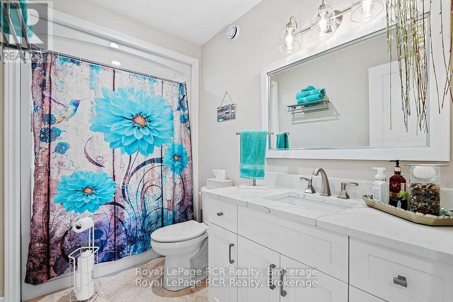 302769 DOUGLAS STREET - 32