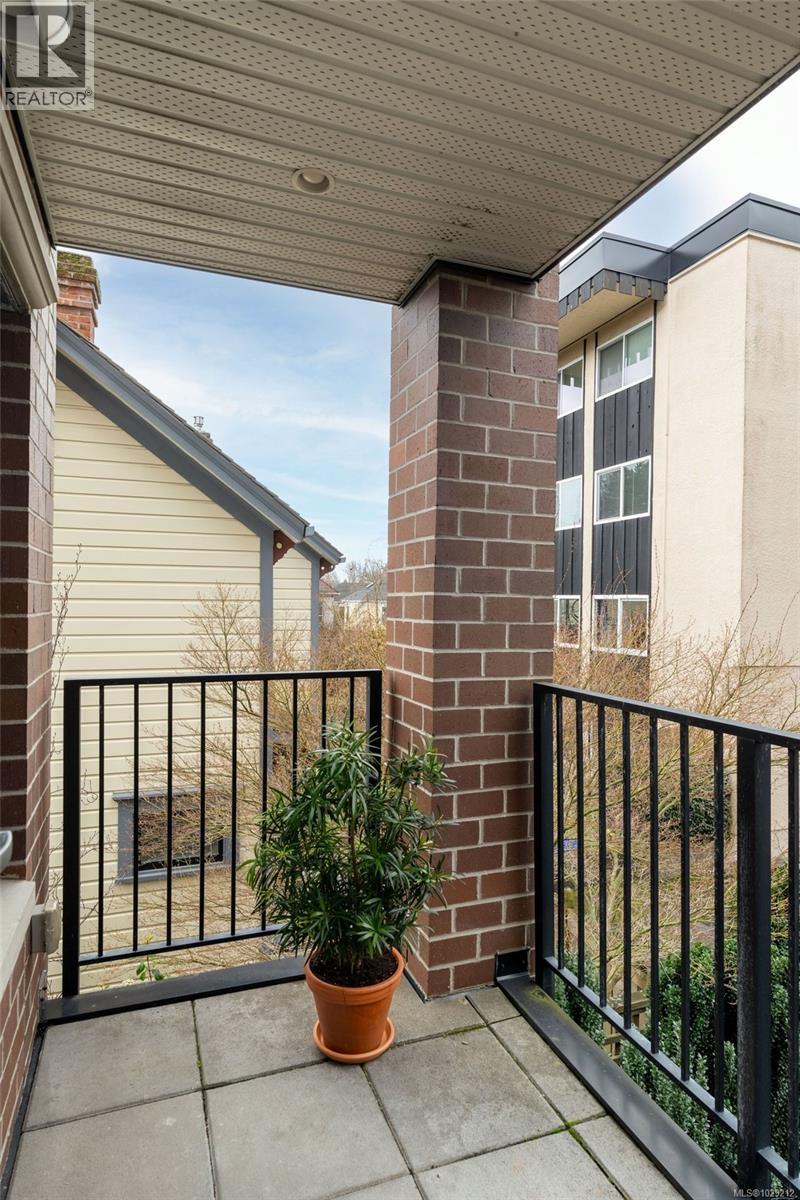 #204 1011 BURDETT AVE - 18