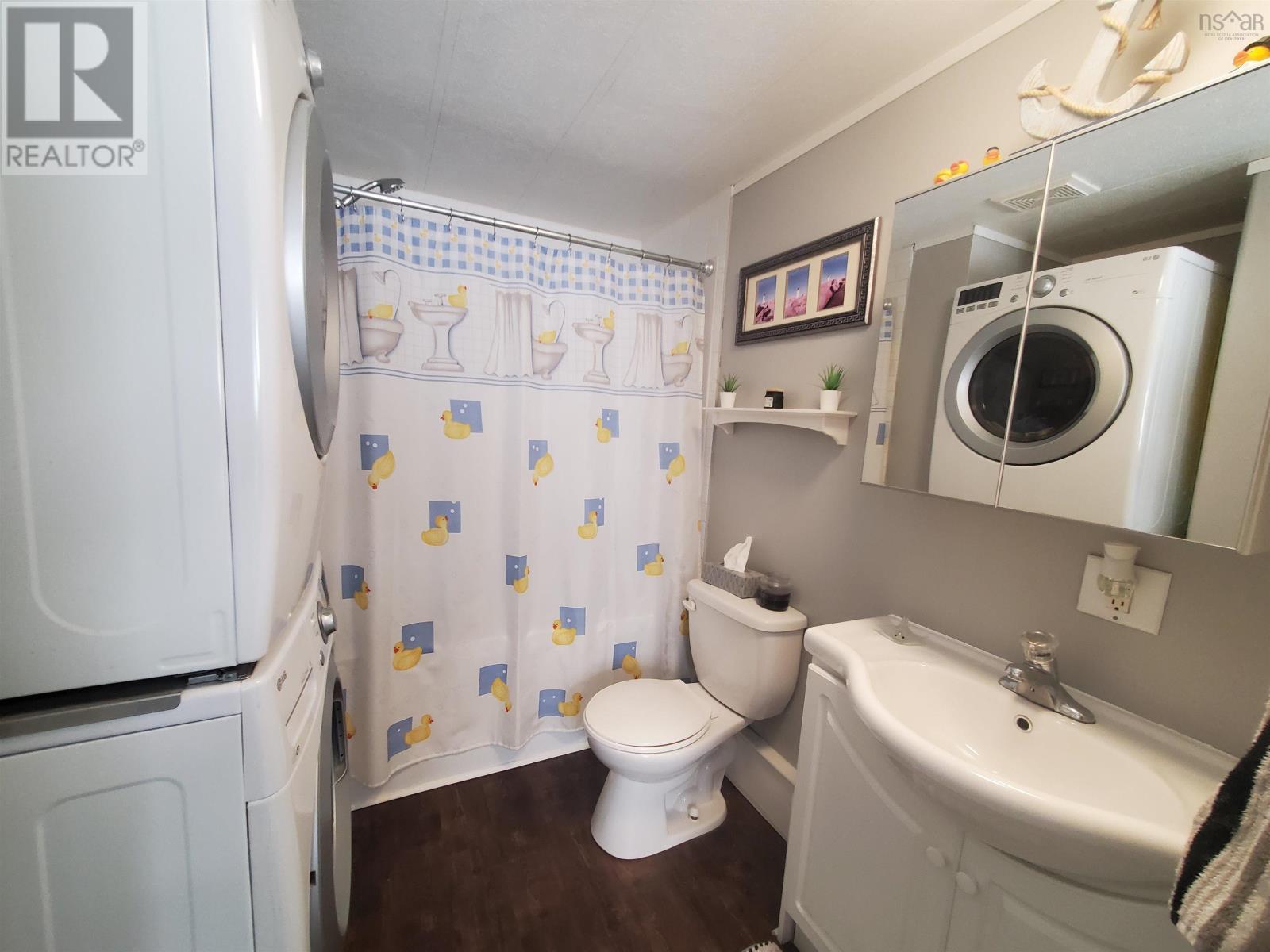 Property 21 of 26 of 1410 Duck Pond Drive