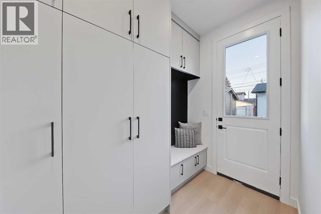 Single Family House for Sale in   Avenue NW Bowness Calgary 