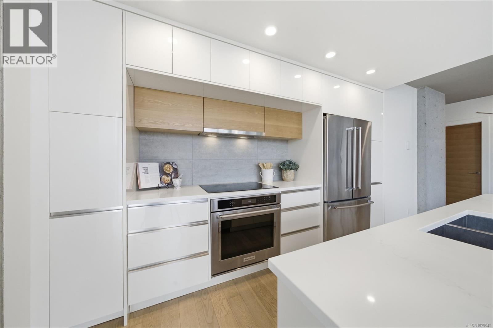 1202 989 Johnson St, Victoria