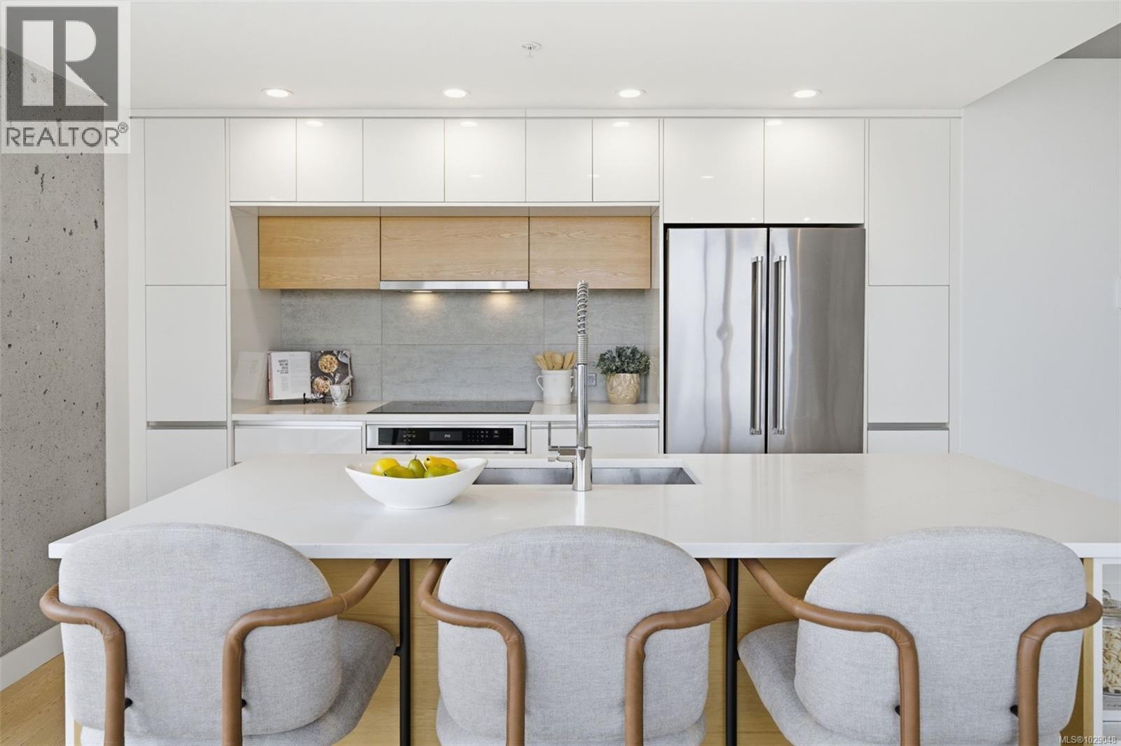 1202 989 Johnson St, Victoria