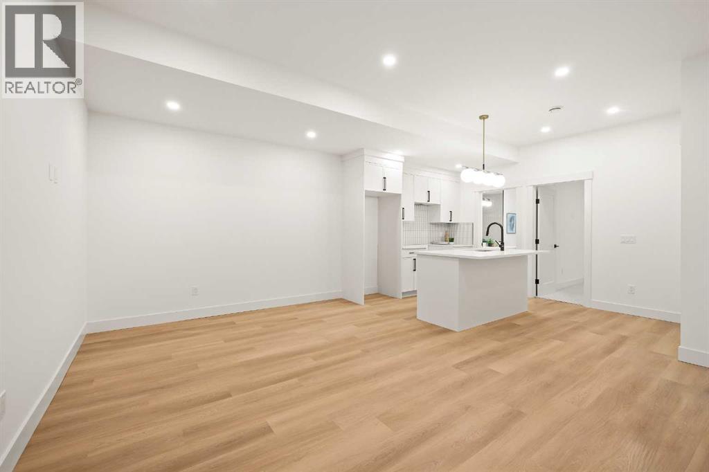 Single Family House for Sale in   Avenue NW Banff Trail Calgary 