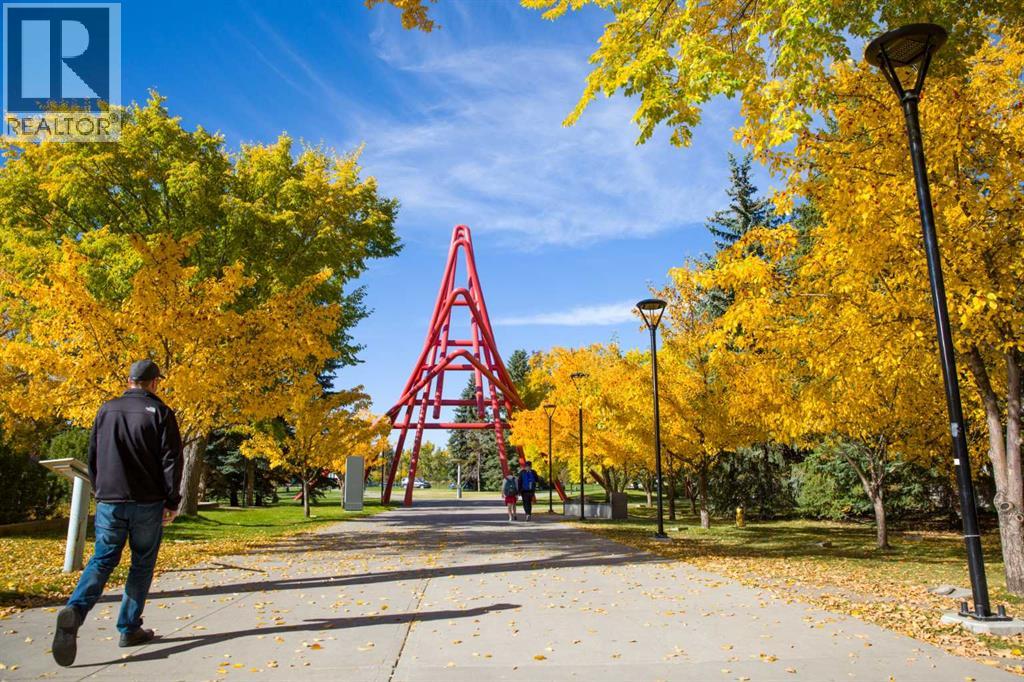 2421 25 Avenue NW, Calgary, Alberta