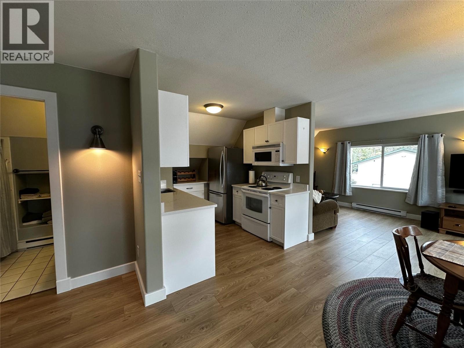 7245 Dunwaters Road, Kelowna