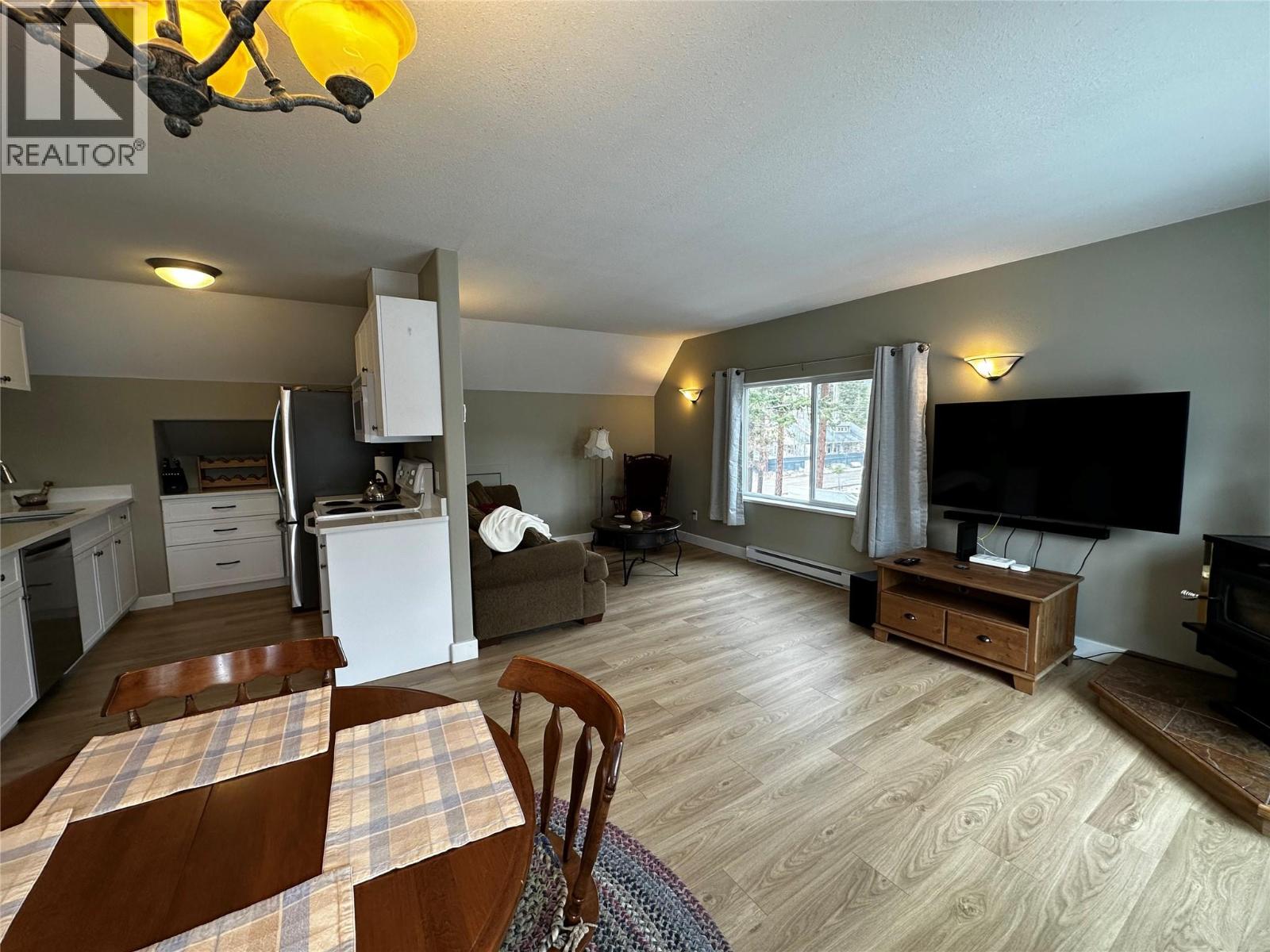 7245 Dunwaters Road, Kelowna