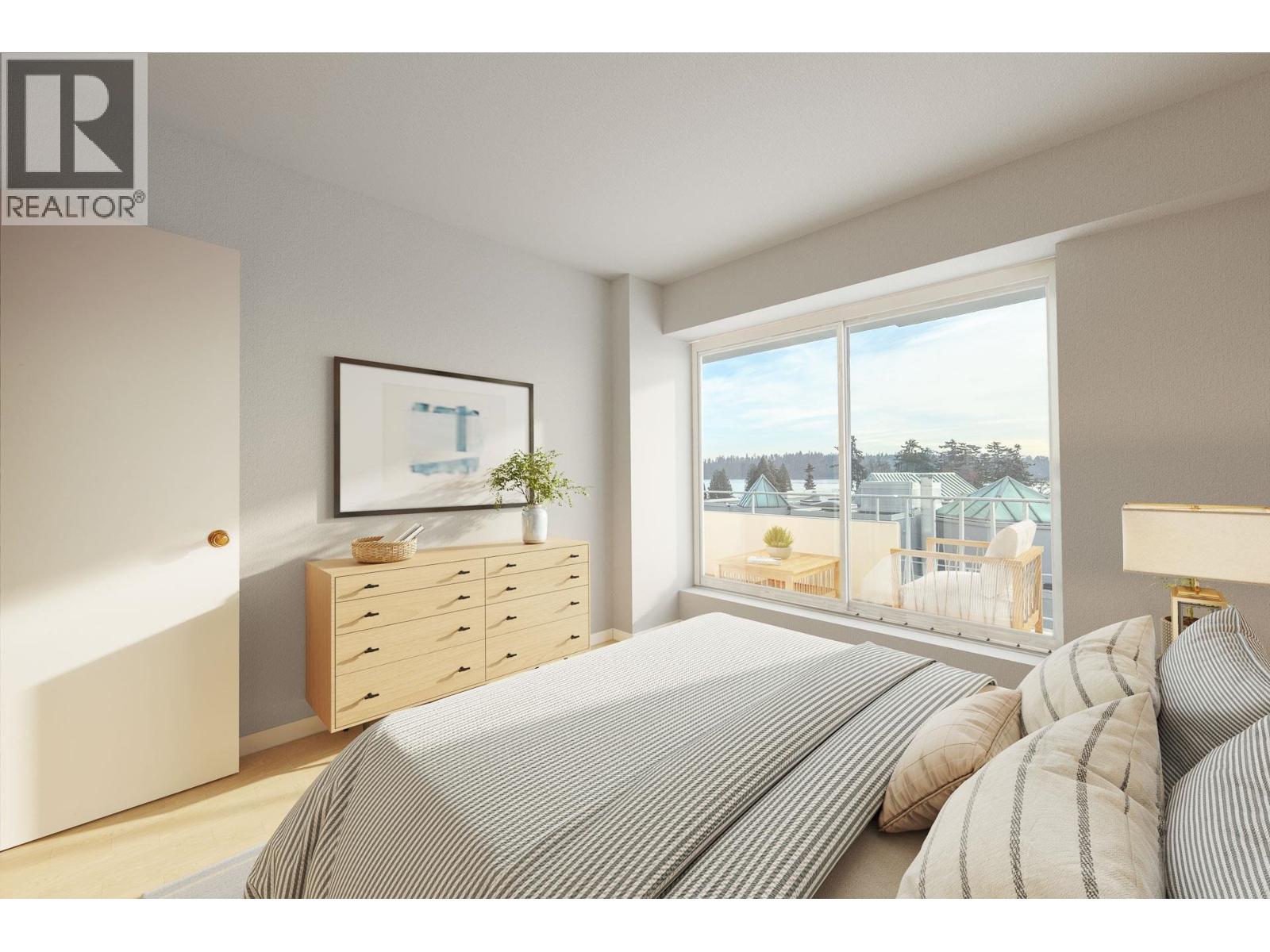 203 1730 DUCHESS AVENUE, West Vancouver