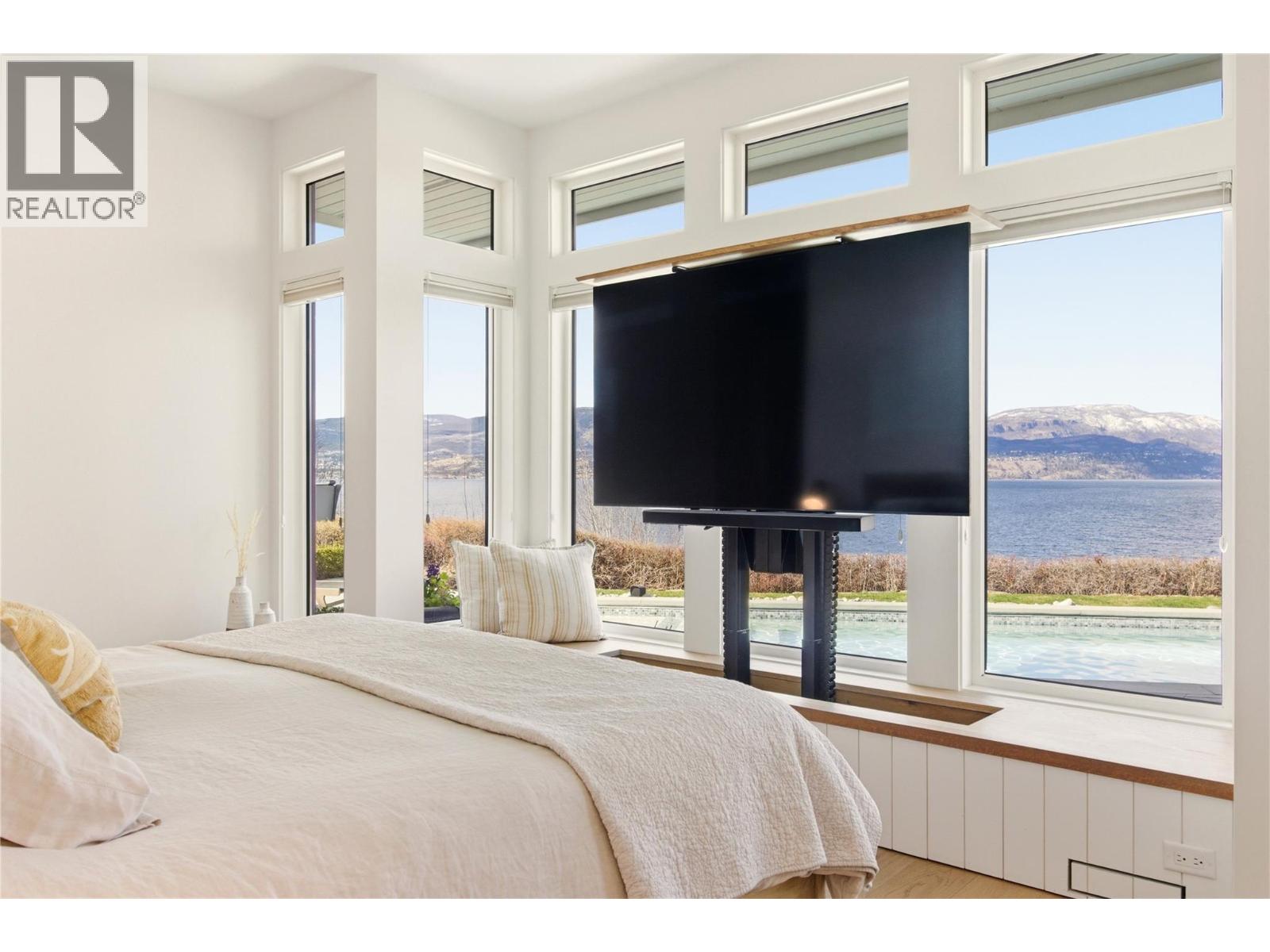 347 Braeloch Road N, Kelowna