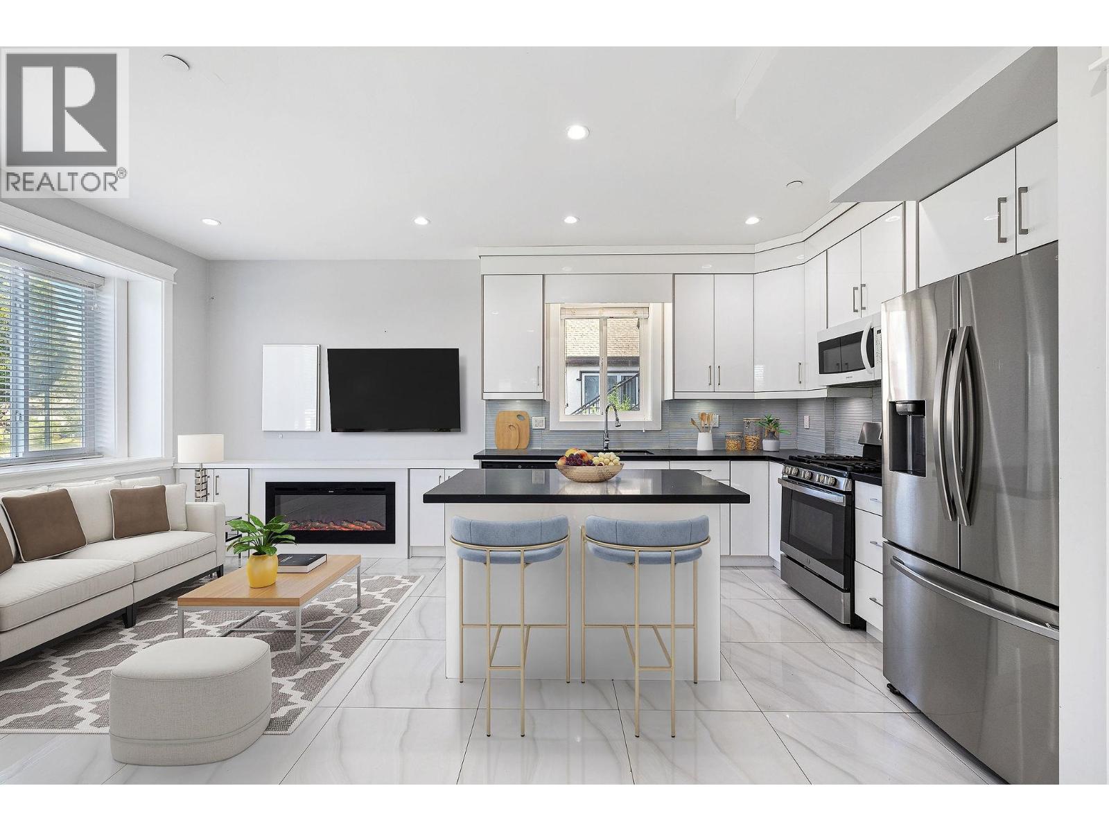 1 2430 41 Street - main photo