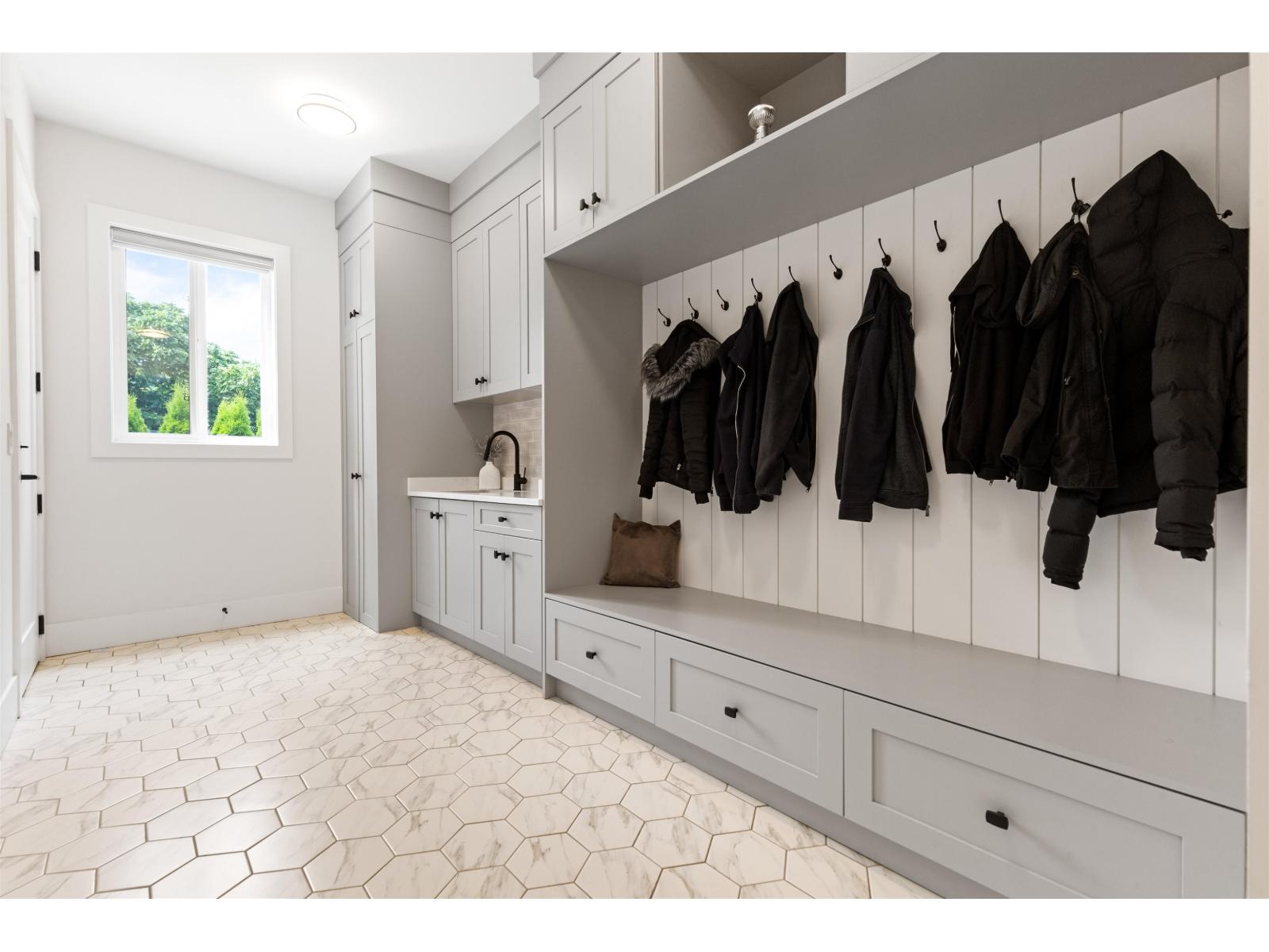 19851 37 AVENUE, Langley