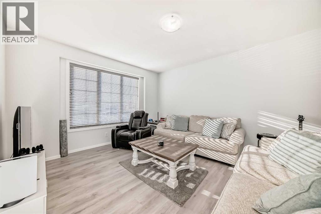 Single Family House for Sale in  Yorkville Avenue SW Yorkville Calgary 