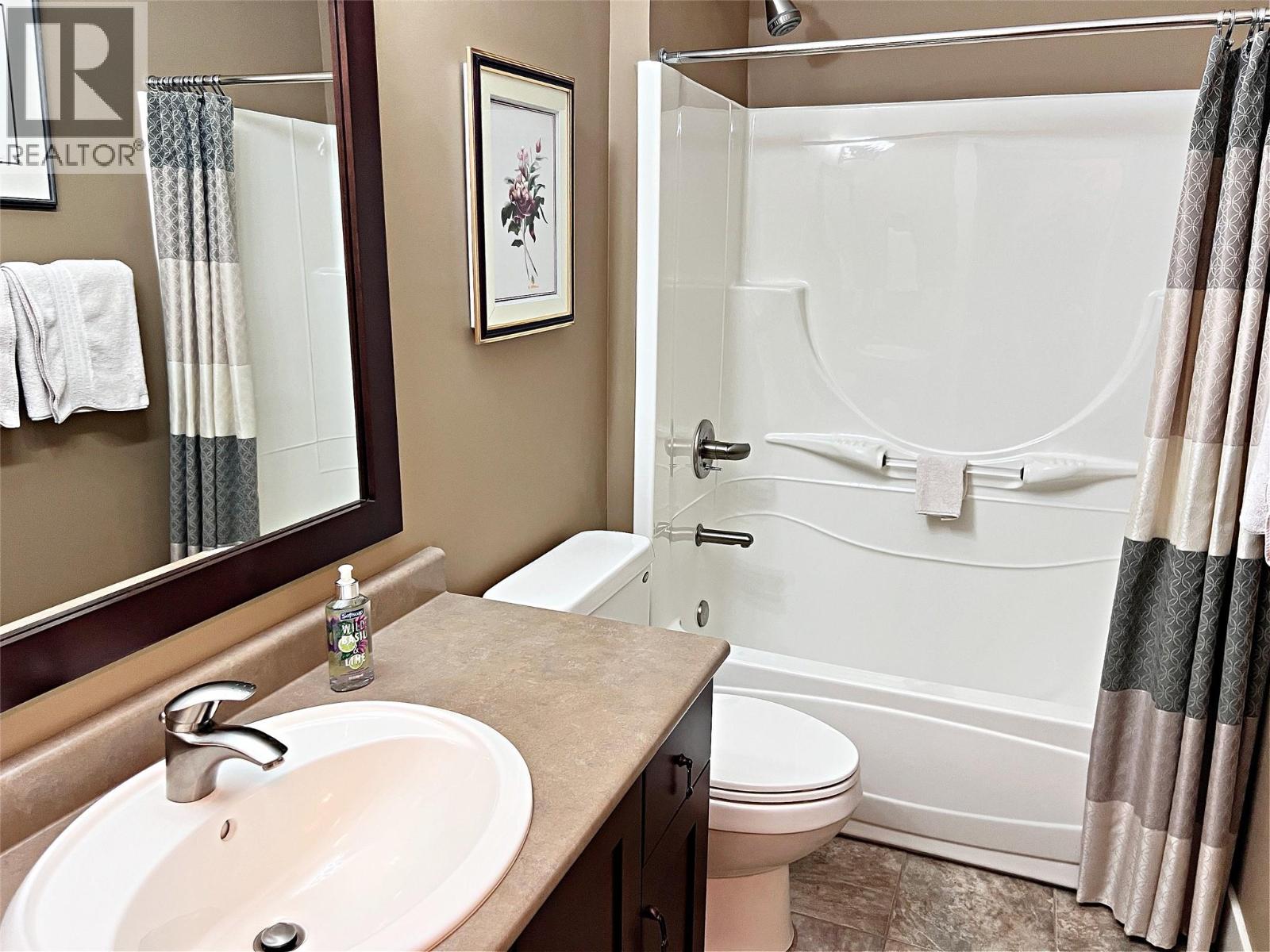 222 4350 Ponderosa Drive, Peachland