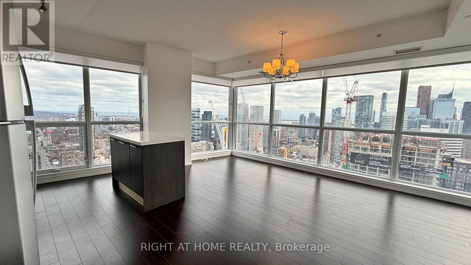 #4207 386 YONGE STREET - 11