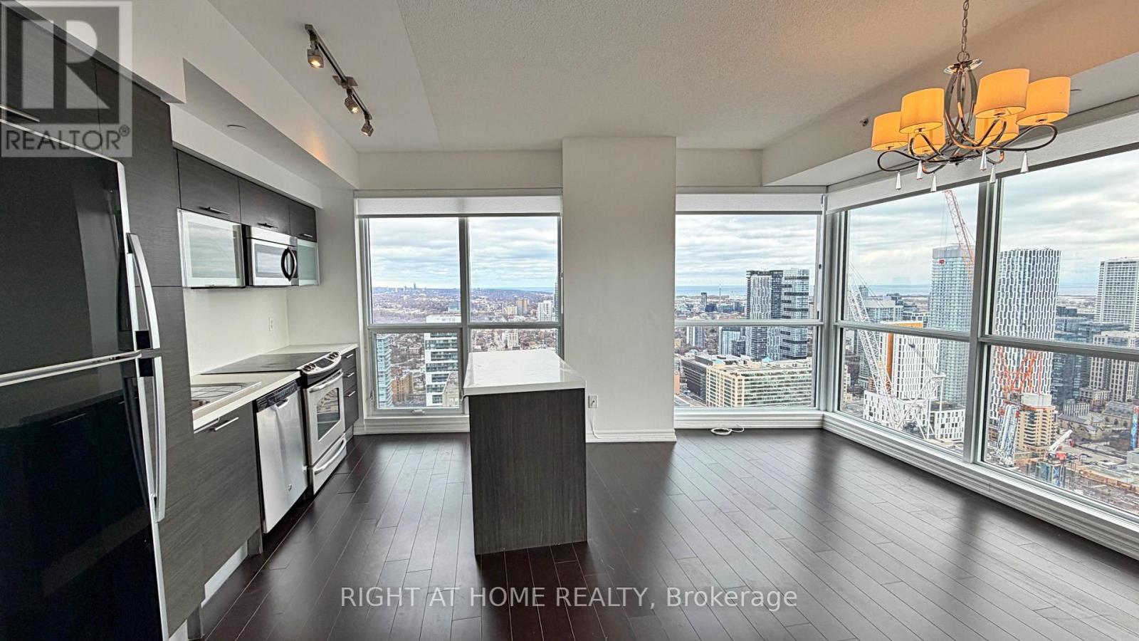 #4207 386 YONGE STREET - 13