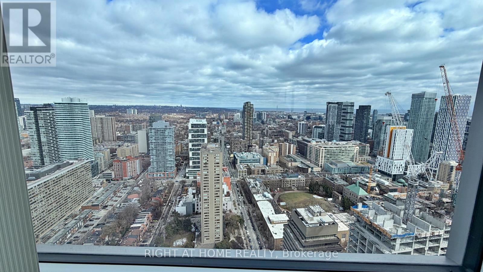 #4207 386 YONGE STREET - 26