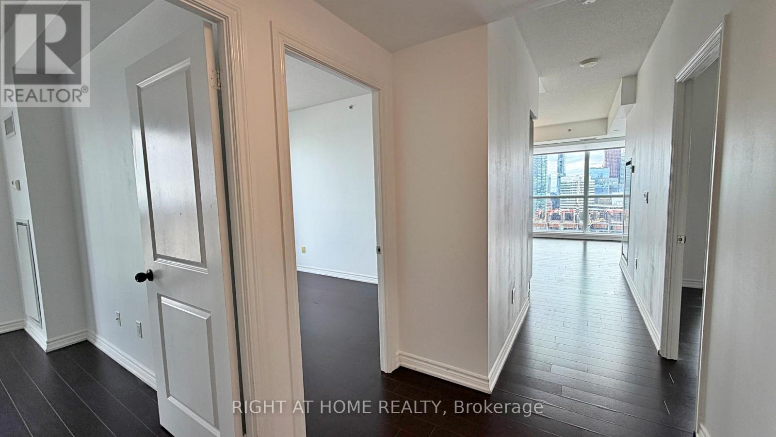 #4207 386 YONGE STREET - 28