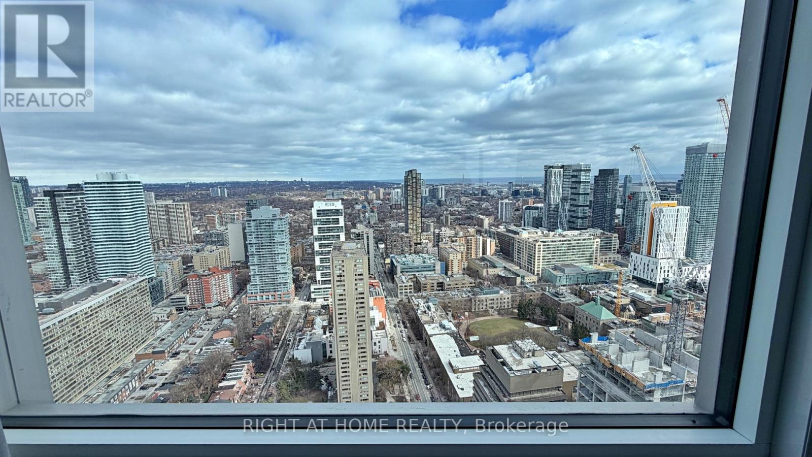 #4207 386 YONGE STREET - 32