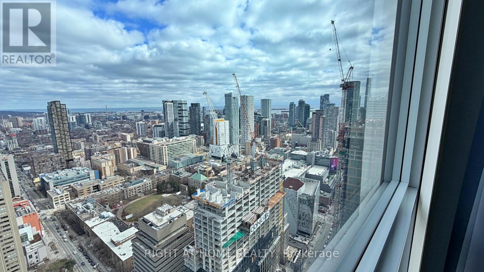 #4207 386 YONGE STREET - 33