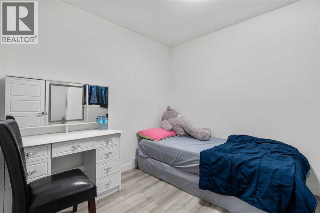 Single Family House for Sale in  Falshire Terrace NE Falconridge Calgary 