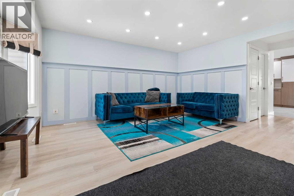 Single Family House for Sale in  Falshire Terrace NE Falconridge Calgary 