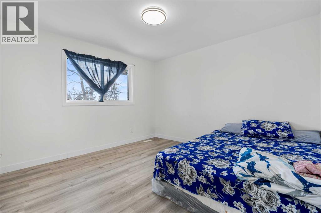 Single Family House for Sale in  Falshire Terrace NE Falconridge Calgary 