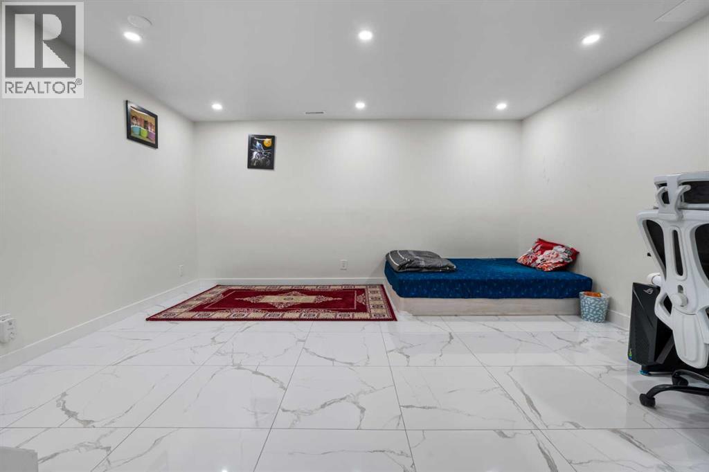 Single Family House for Sale in  Falshire Terrace NE Falconridge Calgary 