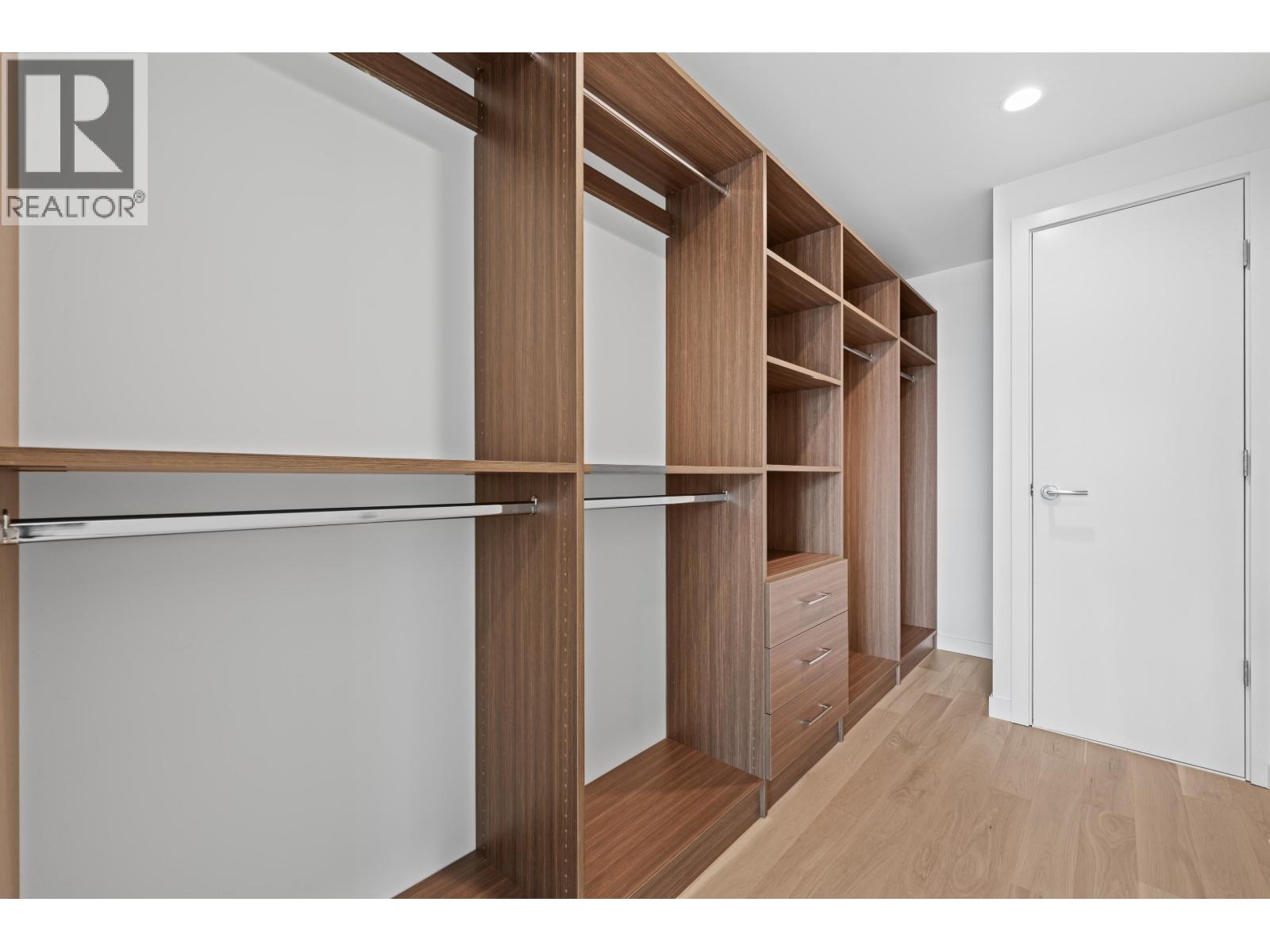 202 3963 UPLANDS WAY, West Vancouver