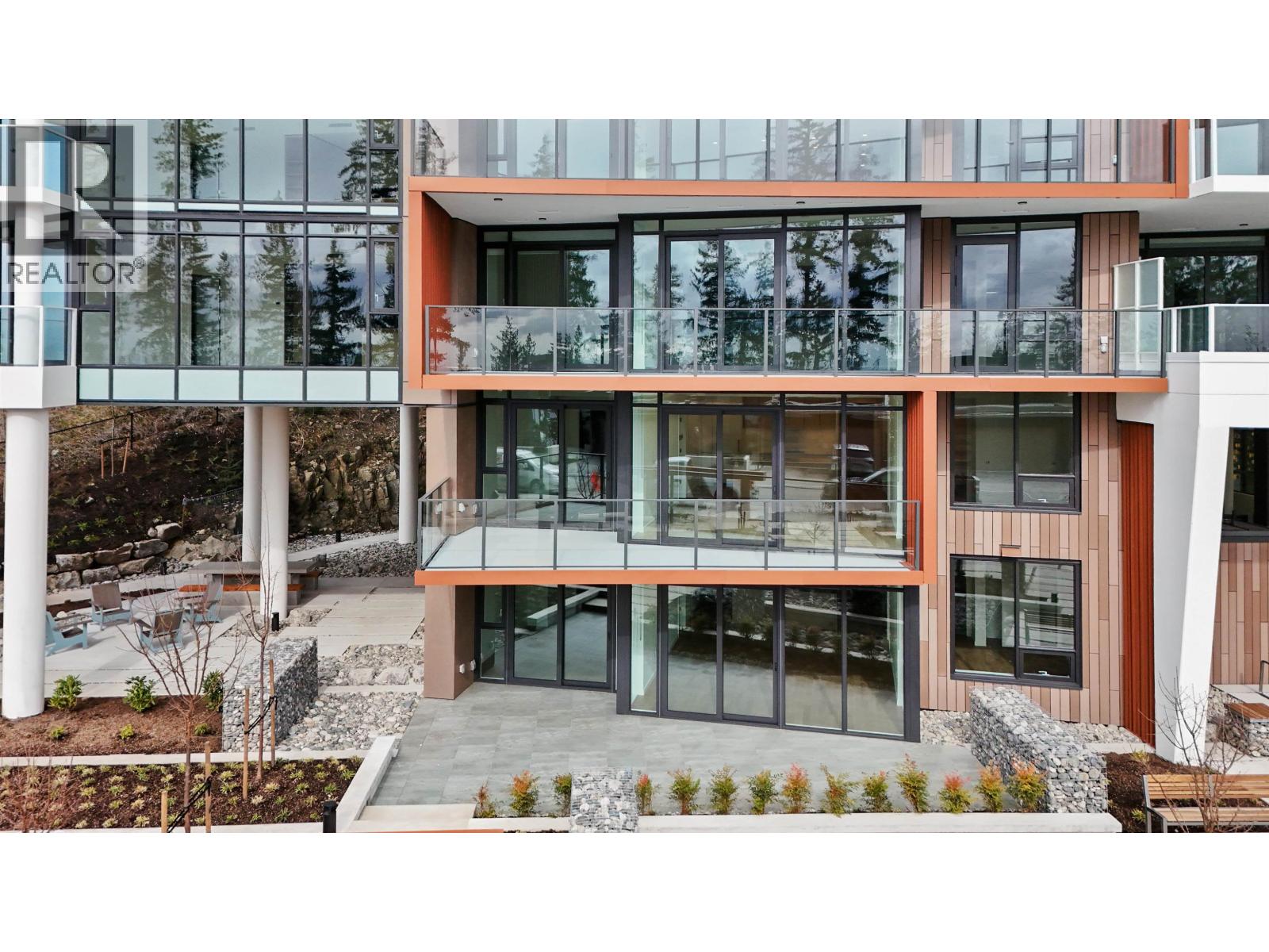 202 3963 UPLANDS WAY, West Vancouver