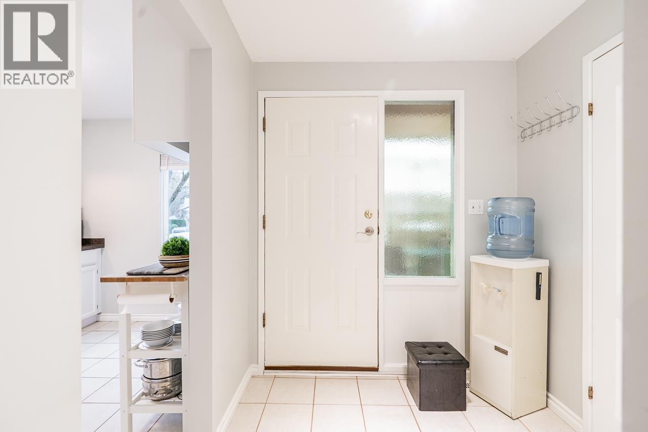 9 3190 TAHSIS Avenue - photo 2