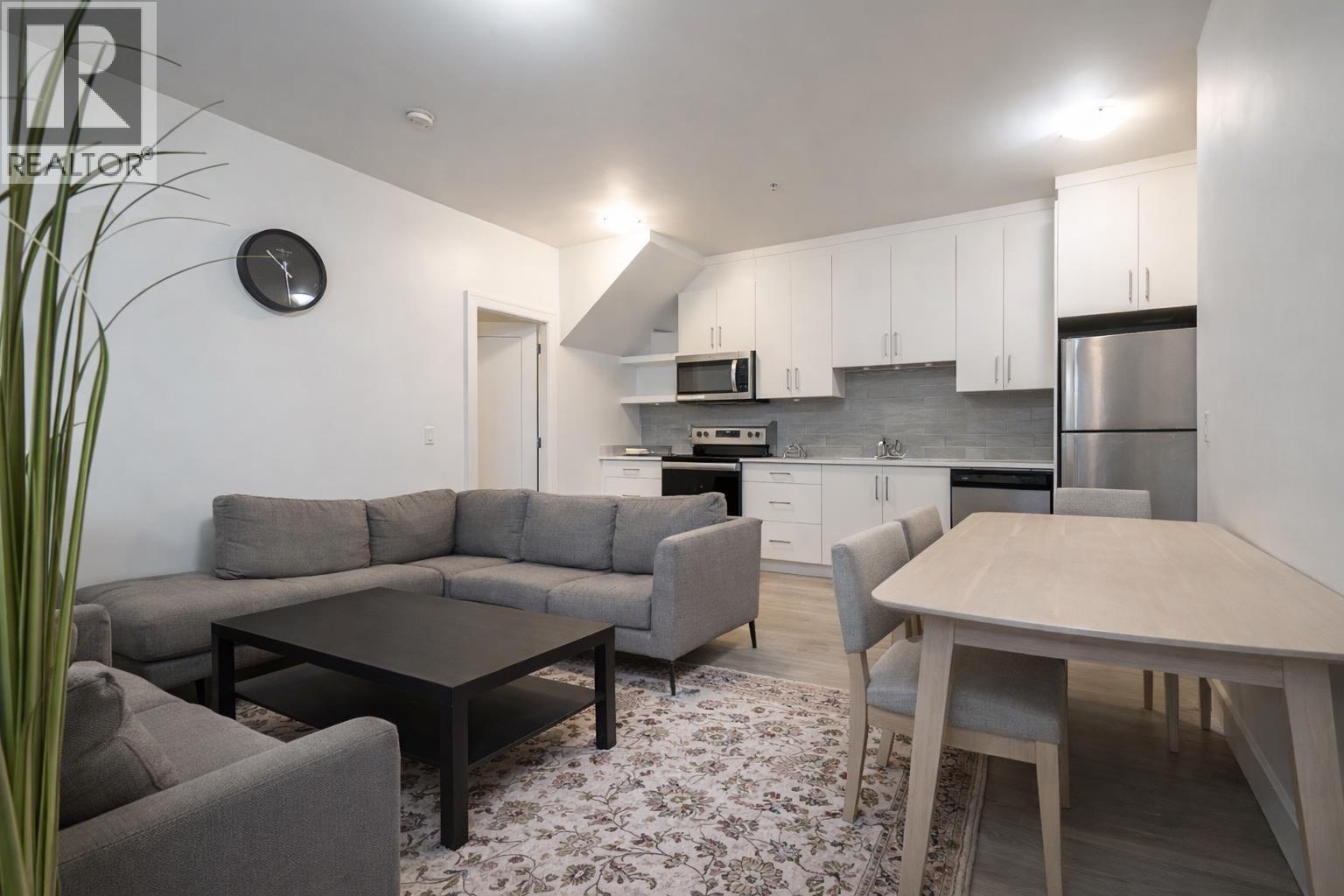 855 PATRICIA AVENUE, Port Coquitlam